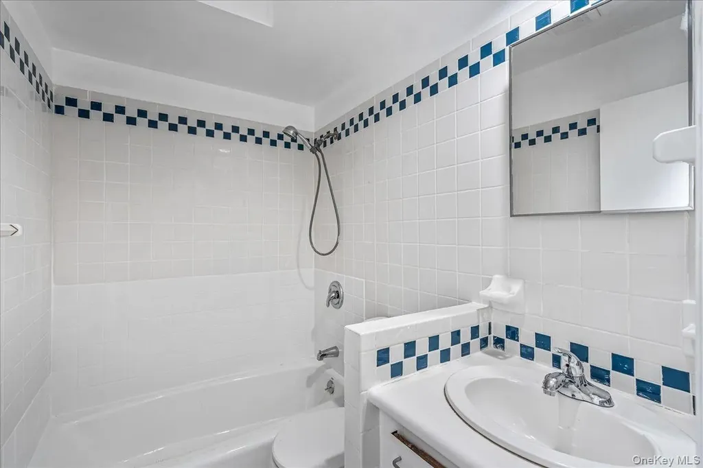3337 204th Street Bayside NY 11361