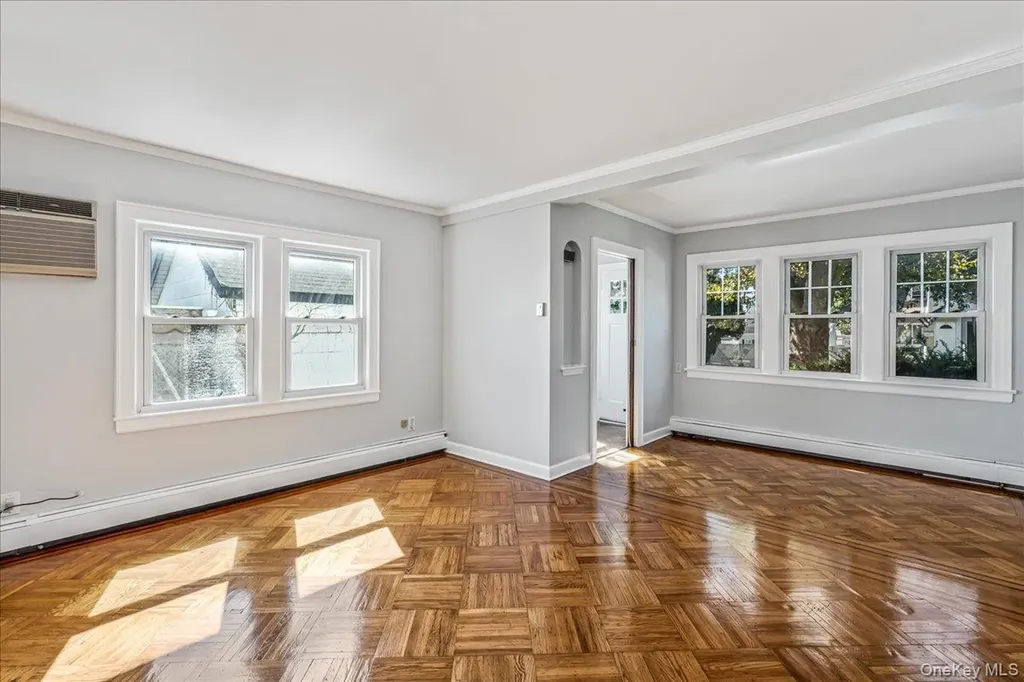 3337 204th Street Bayside NY 11361