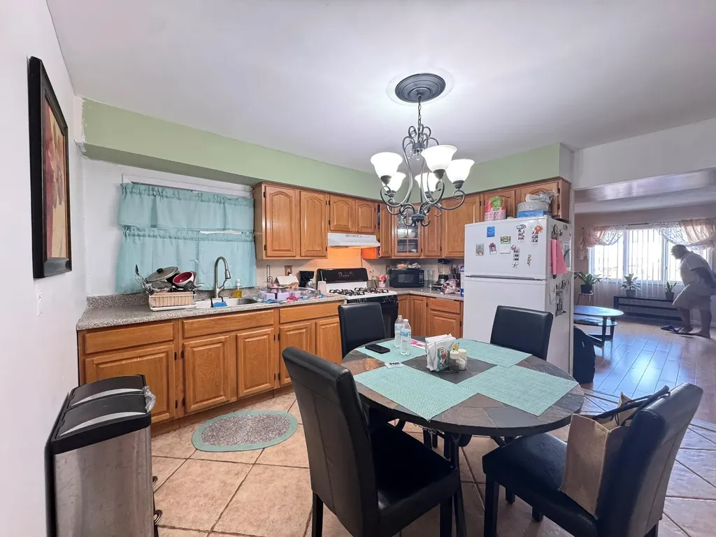 78-27 90th Avenue Woodhaven NY 11421