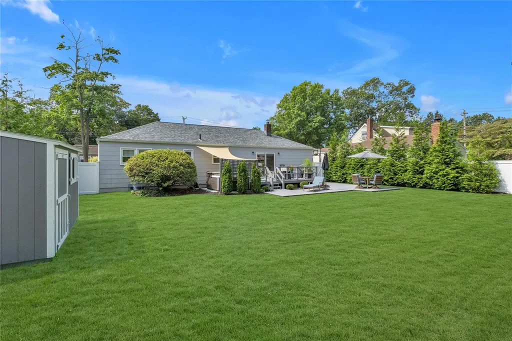 3 Sinclair Drive Greenlawn NY 11740