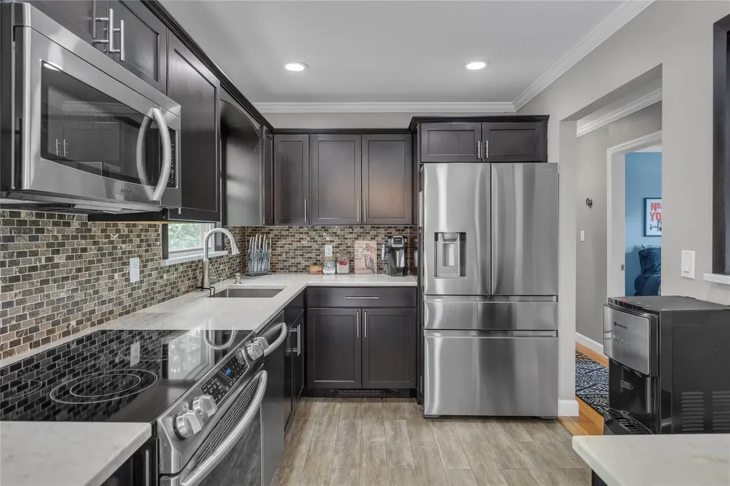 3 Sinclair Drive Greenlawn NY 11740