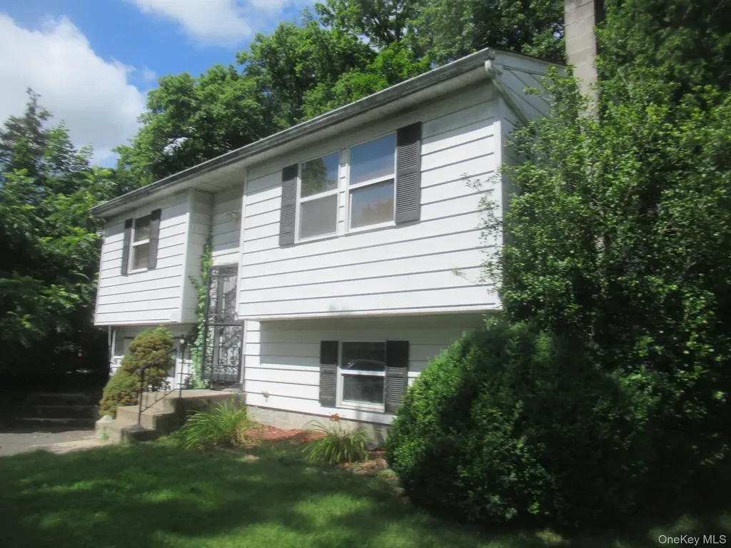 109 Indian Trail Maybrook NY 12543