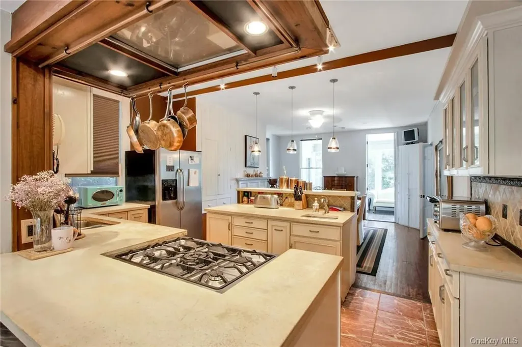 67 River Road Nyack NY 10960
