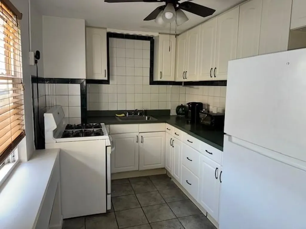 2060 Narragansett Avenue Bronx NY 10461