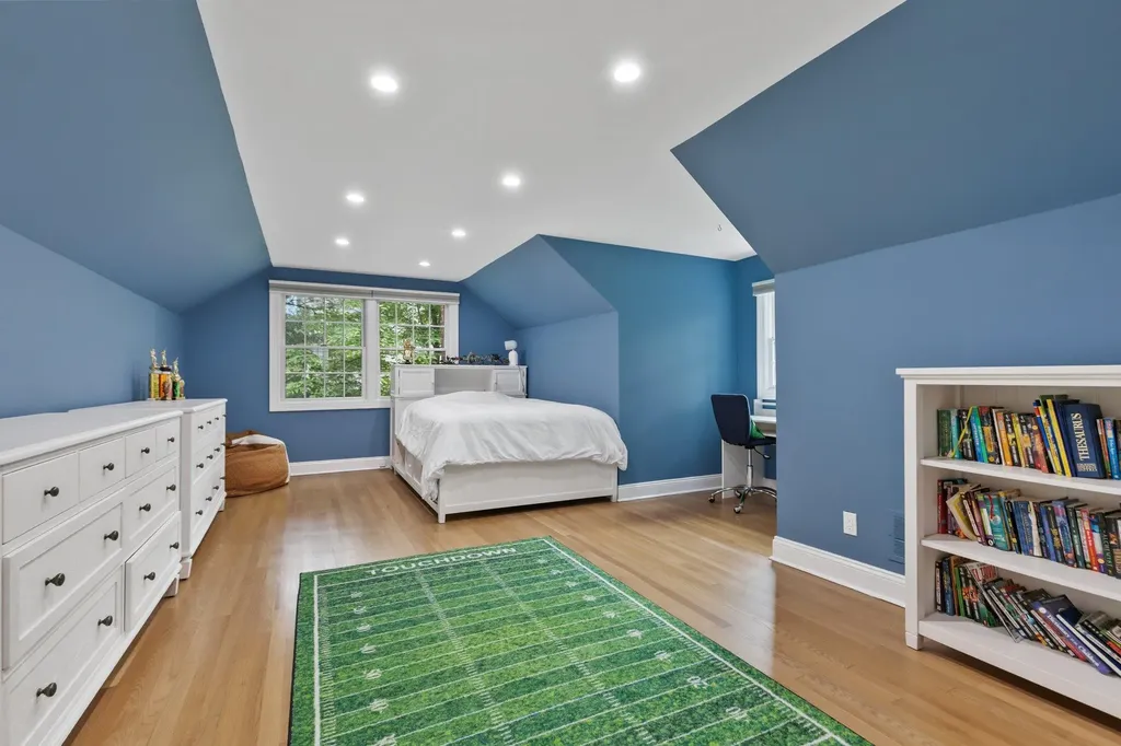 725 The Parkway Mamaroneck NY 10543
