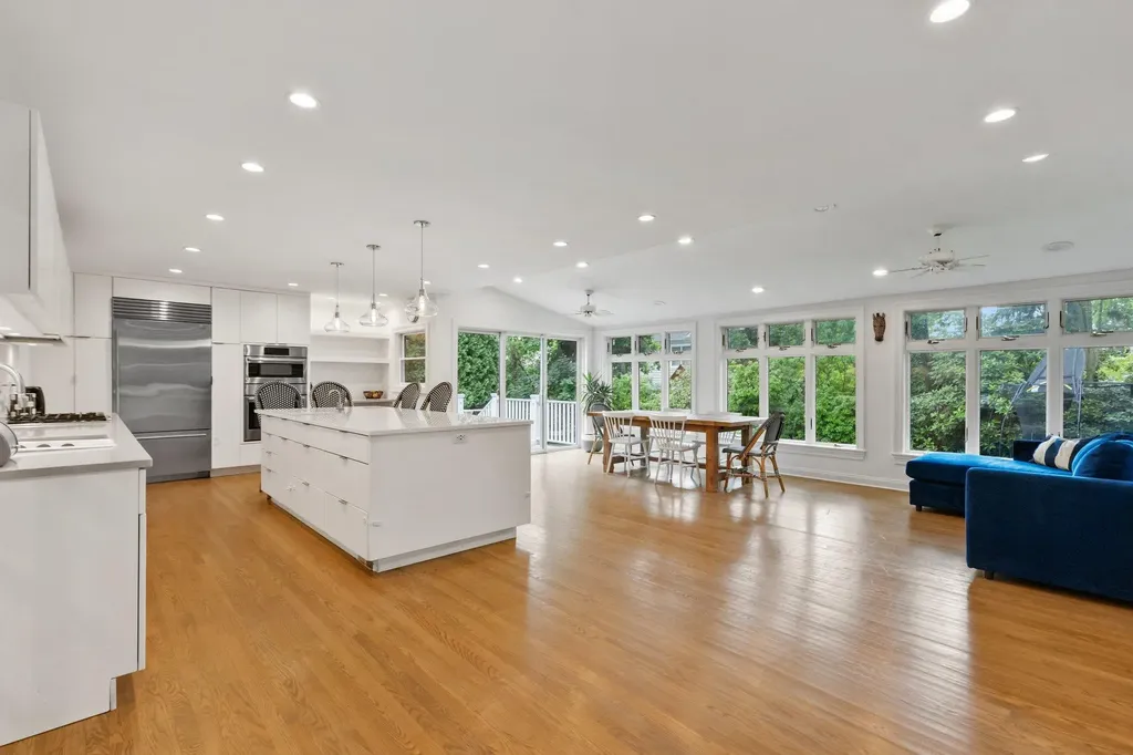725 The Parkway Mamaroneck NY 10543