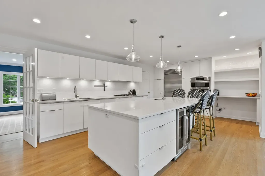 725 The Parkway Mamaroneck NY 10543