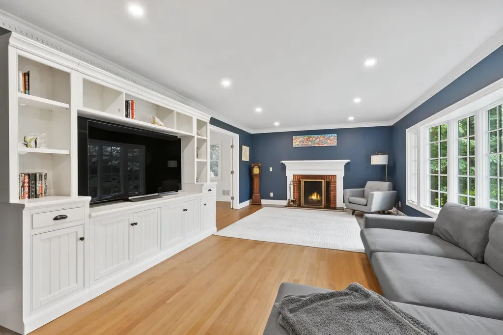 725 The Parkway Mamaroneck NY 10543