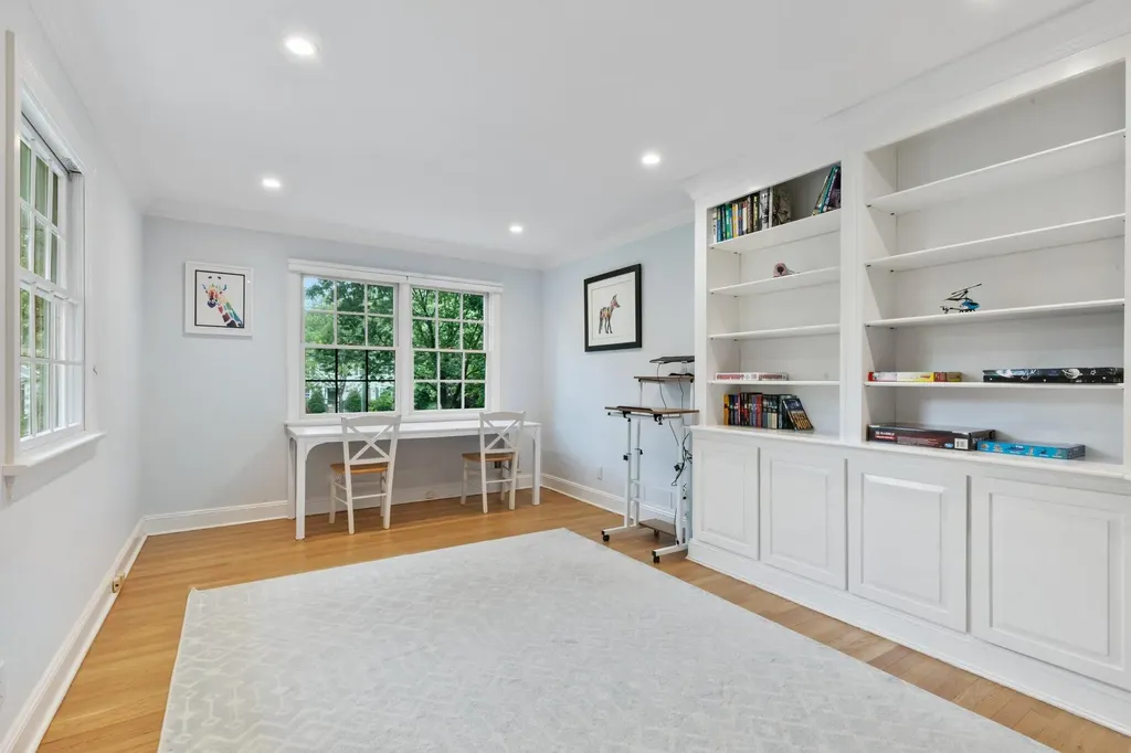725 The Parkway Mamaroneck NY 10543