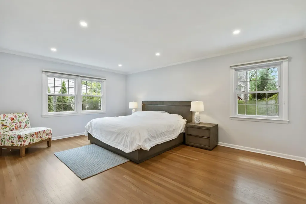 725 The Parkway Mamaroneck NY 10543