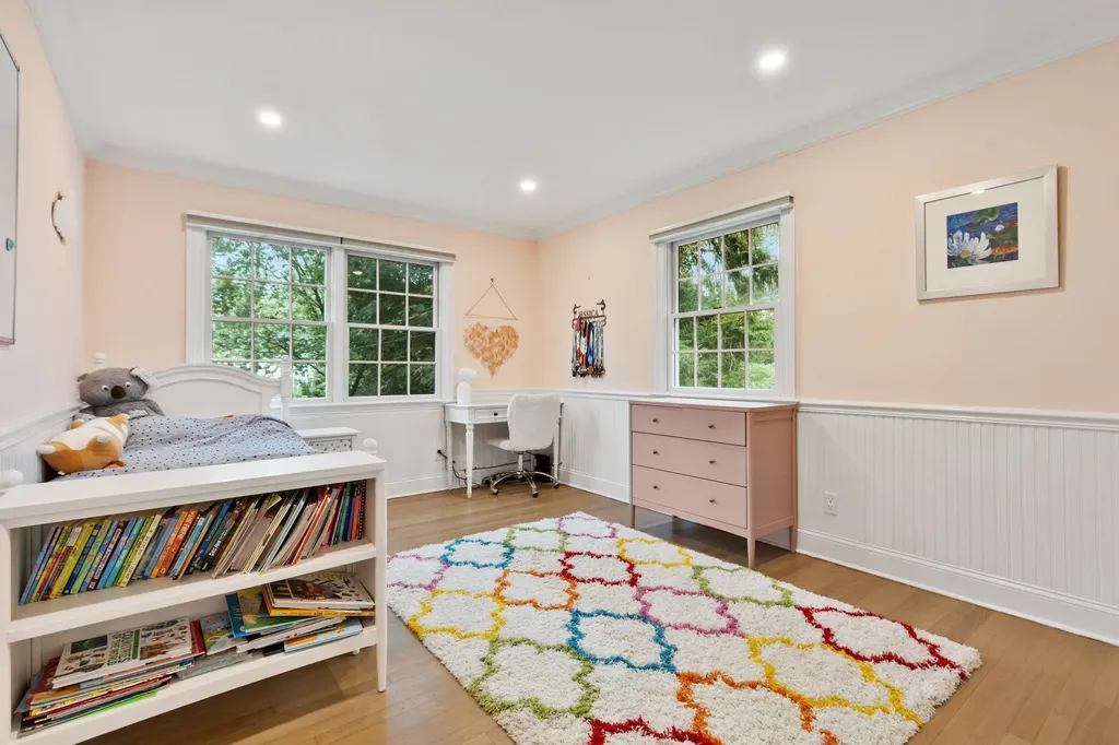 725 The Parkway Mamaroneck NY 10543