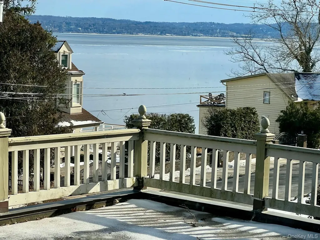 67 River Road Nyack NY 10960