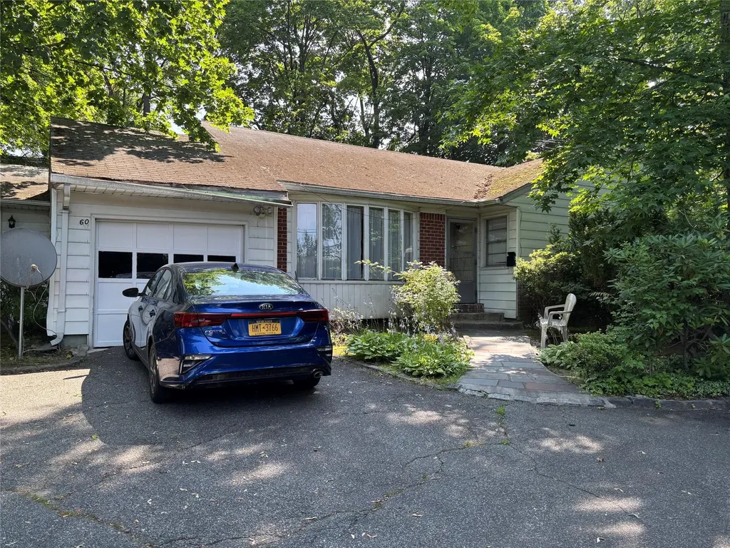 60 Polo Road Great Neck NY 11023