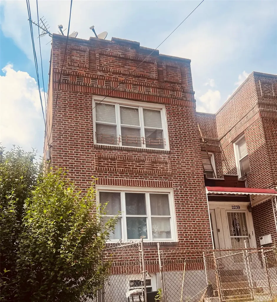 2237 Ellis Avenue Bronx NY 10462