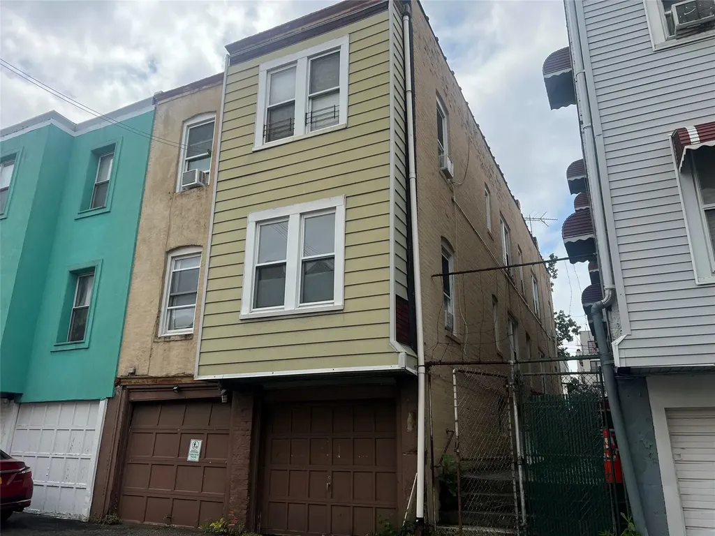 2237 Ellis Avenue Bronx NY 10462