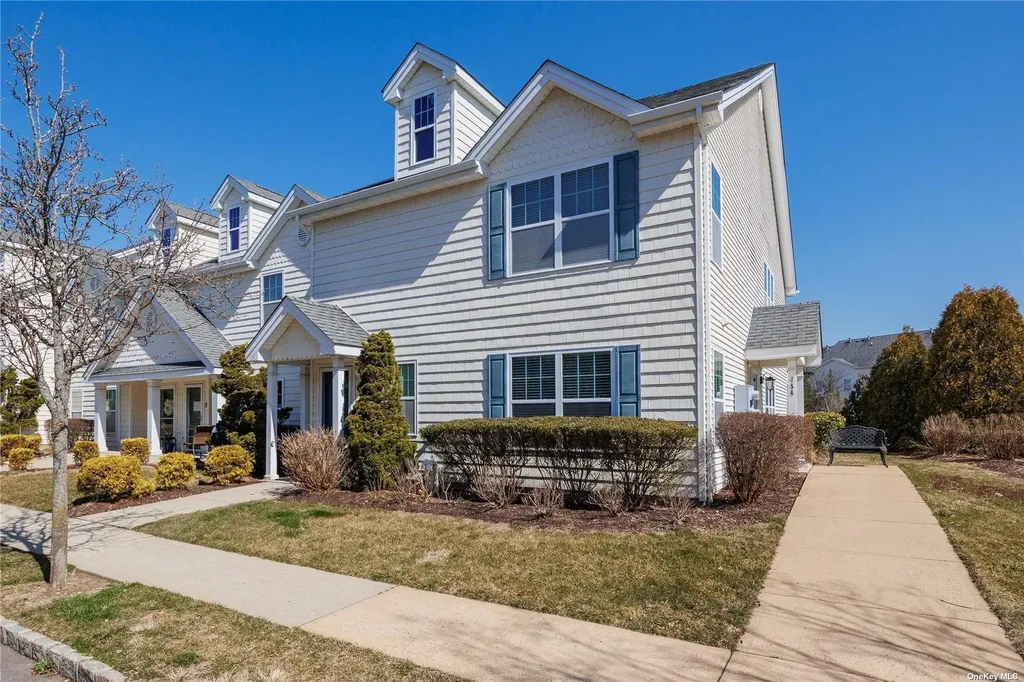 157 Brattle Circle Melville NY 11747