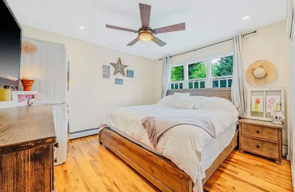 24 Lowerre Street Babylon NY 11702