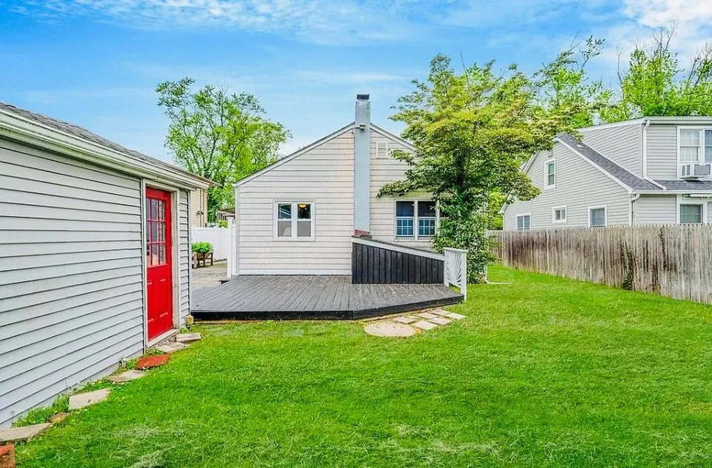 24 Lowerre Street Babylon NY 11702