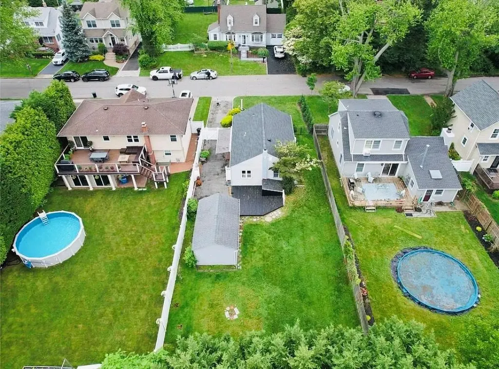 24 Lowerre Street Babylon NY 11702