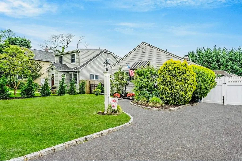 24 Lowerre Street Babylon NY 11702