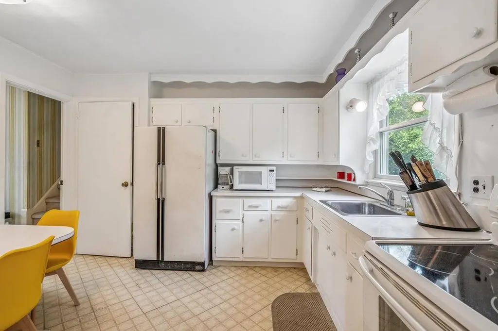18 Melanie Lane Syosset NY 11791