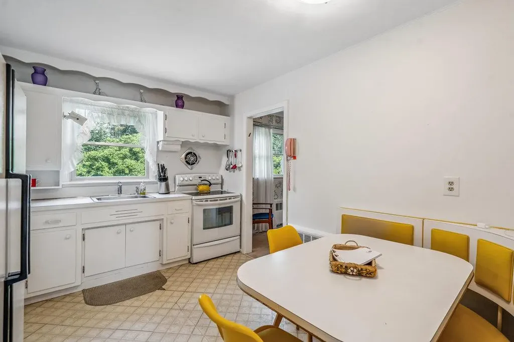 18 Melanie Lane Syosset NY 11791