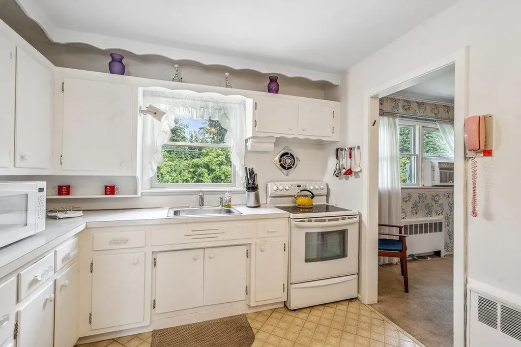18 Melanie Lane Syosset NY 11791