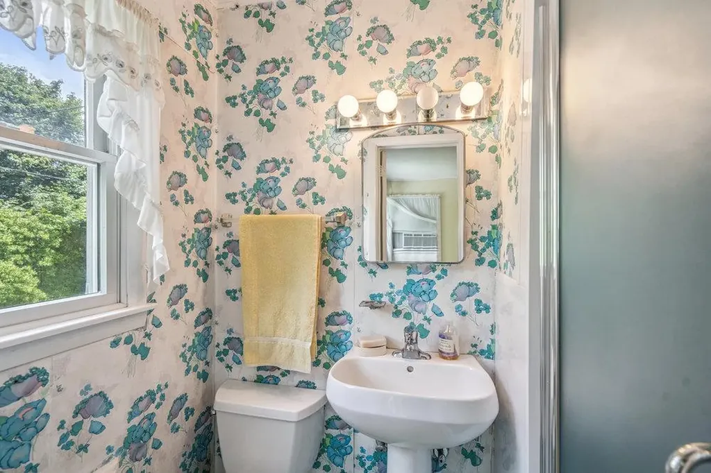 18 Melanie Lane Syosset NY 11791