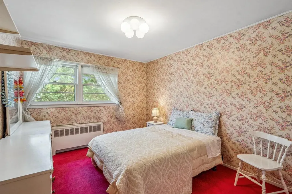 18 Melanie Lane Syosset NY 11791