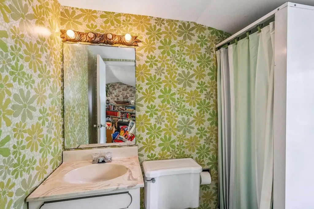 18 Melanie Lane Syosset NY 11791