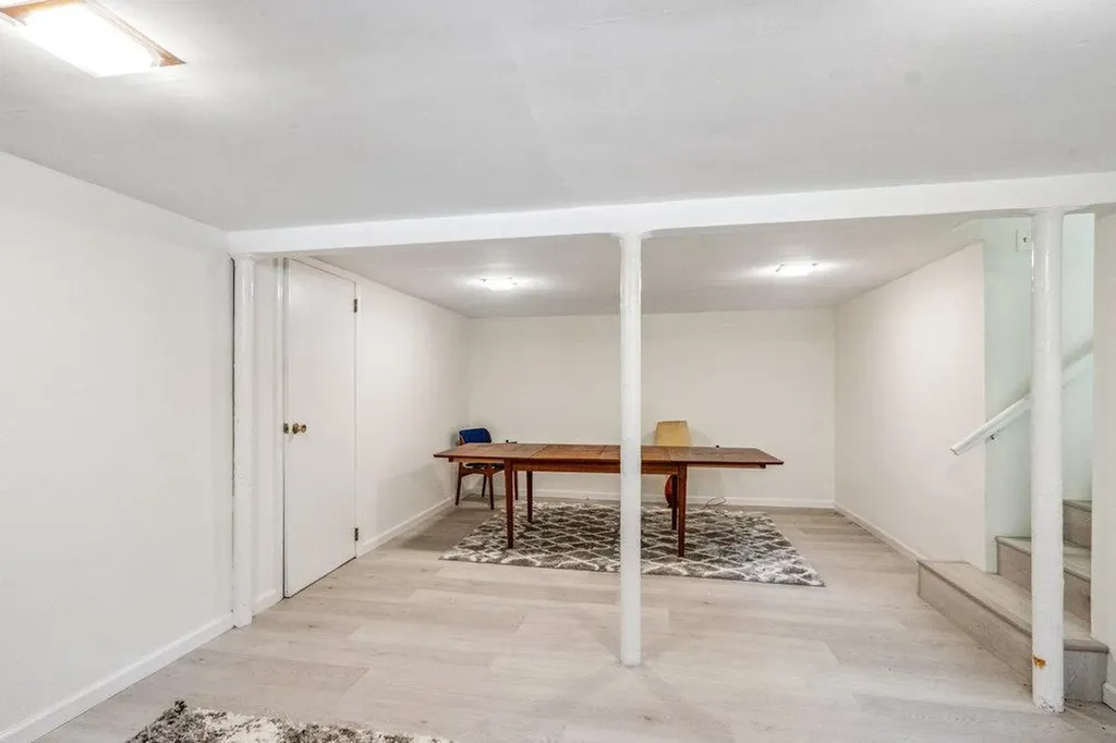 18 Melanie Lane Syosset NY 11791
