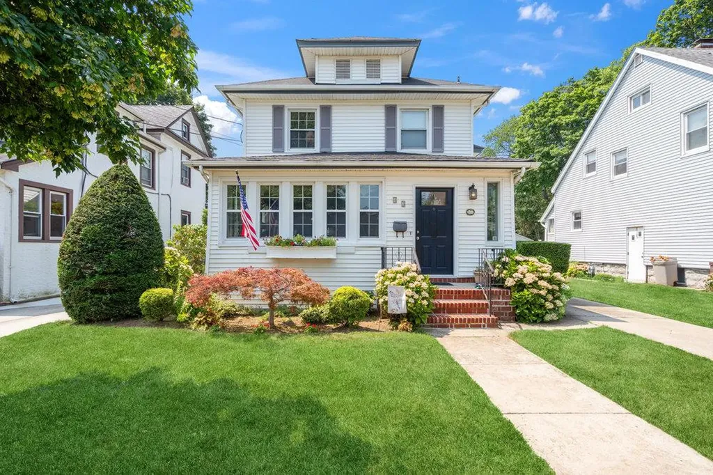 43 Nieman Avenue Lynbrook NY 11563