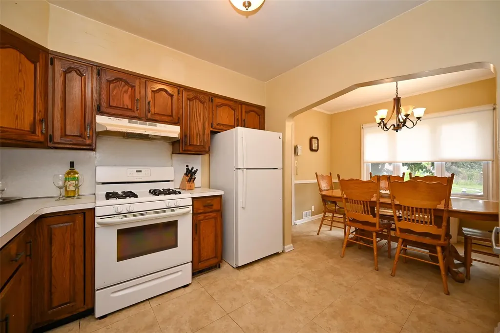 82-03 247 Street Bellerose NY 11426