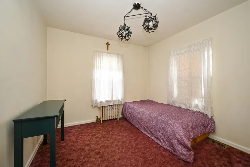 82-03 247 Street Bellerose NY 11426