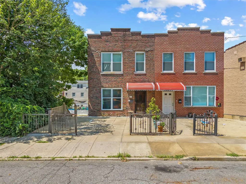 1511 Robertson Place Bronx NY 10465