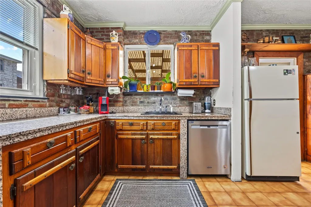1511 Robertson Place Bronx NY 10465