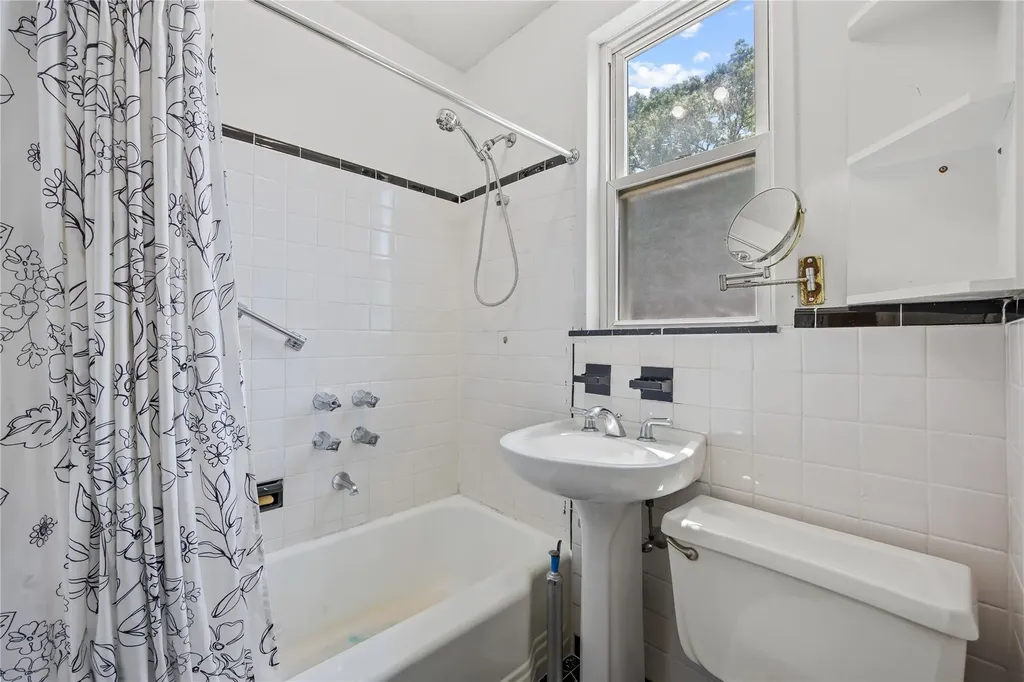 1511 Robertson Place Bronx NY 10465