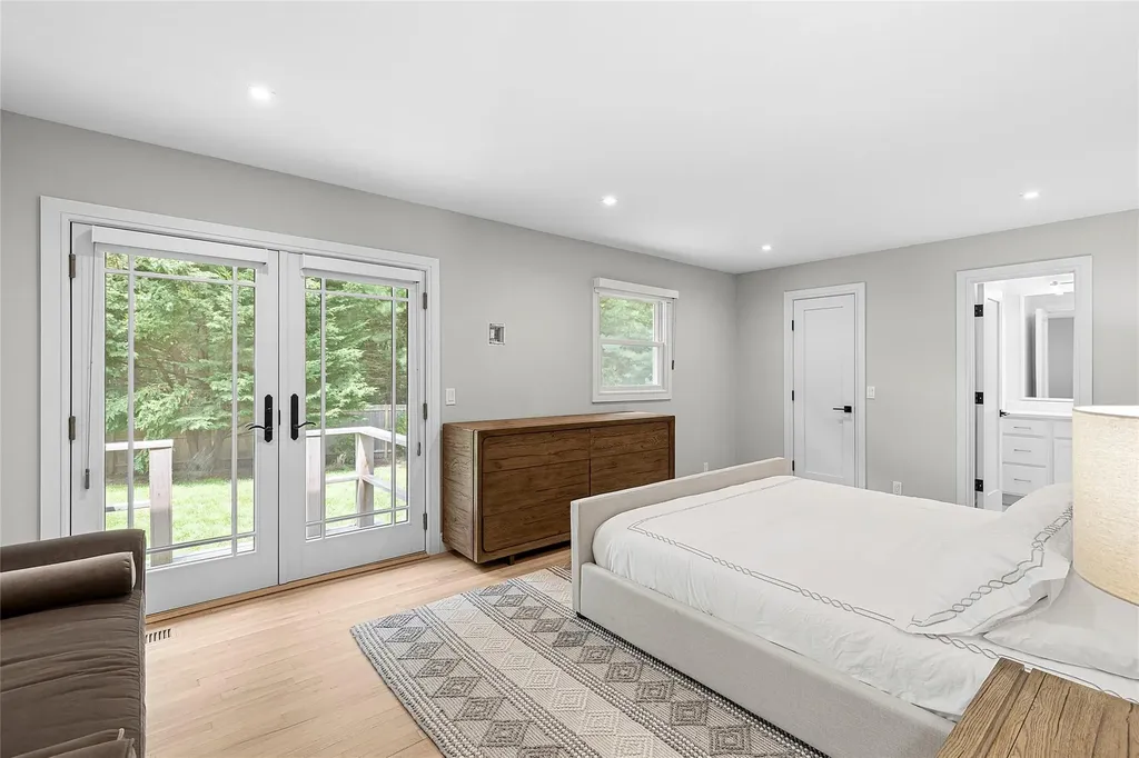 2 Herrick Lane Southampton NY 11968