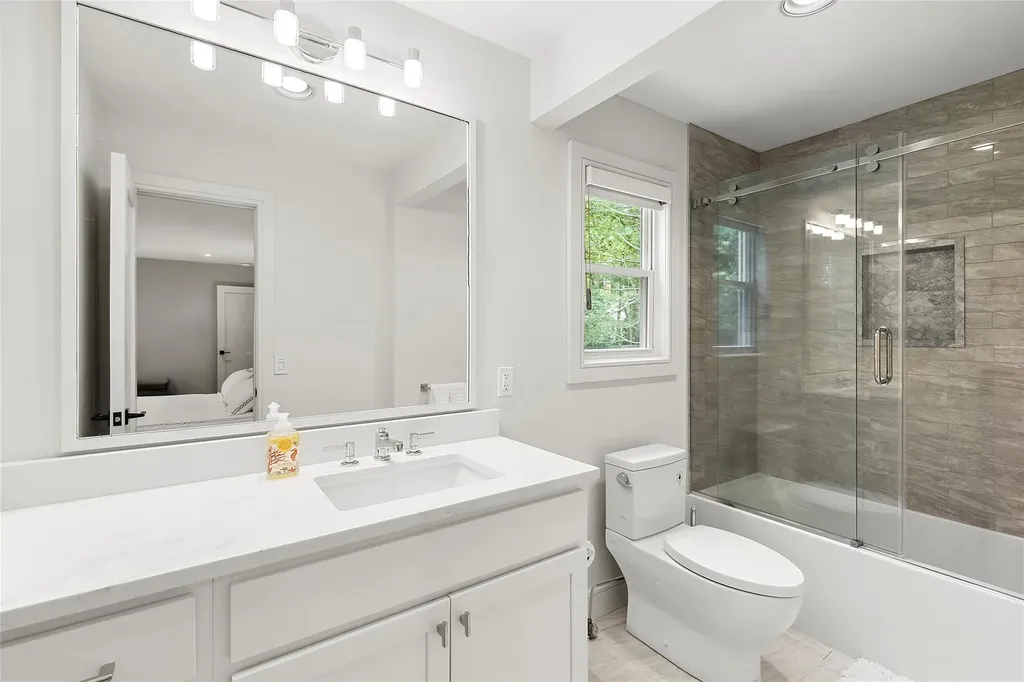2 Herrick Lane Southampton NY 11968