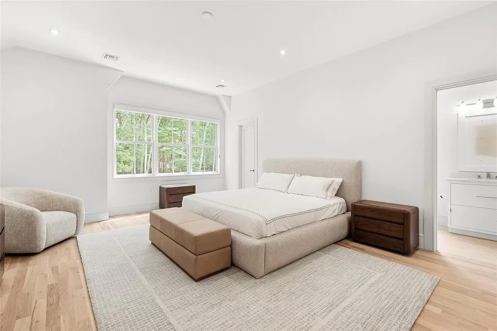 2 Herrick Lane Southampton NY 11968