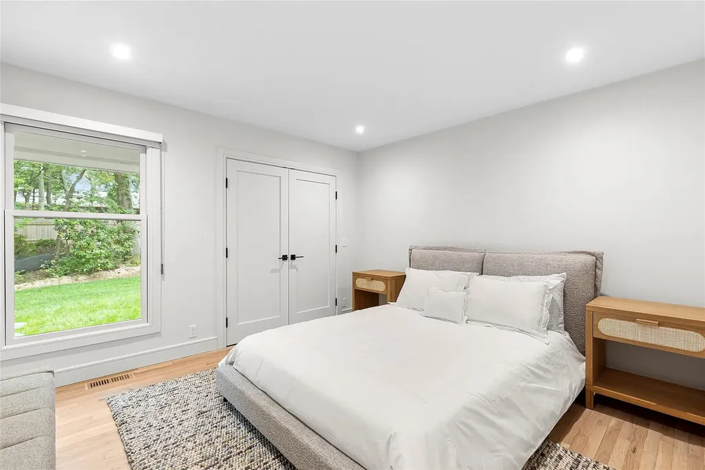 2 Herrick Lane Southampton NY 11968