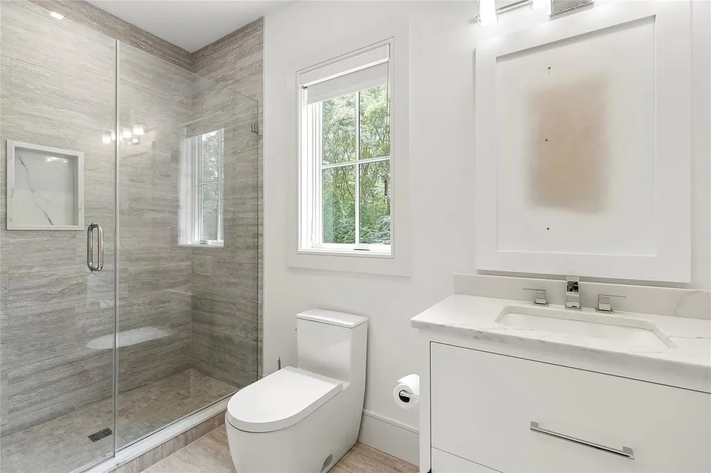 2 Herrick Lane Southampton NY 11968