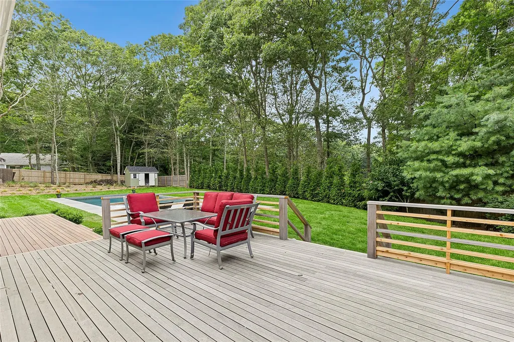 2 Herrick Lane Southampton NY 11968