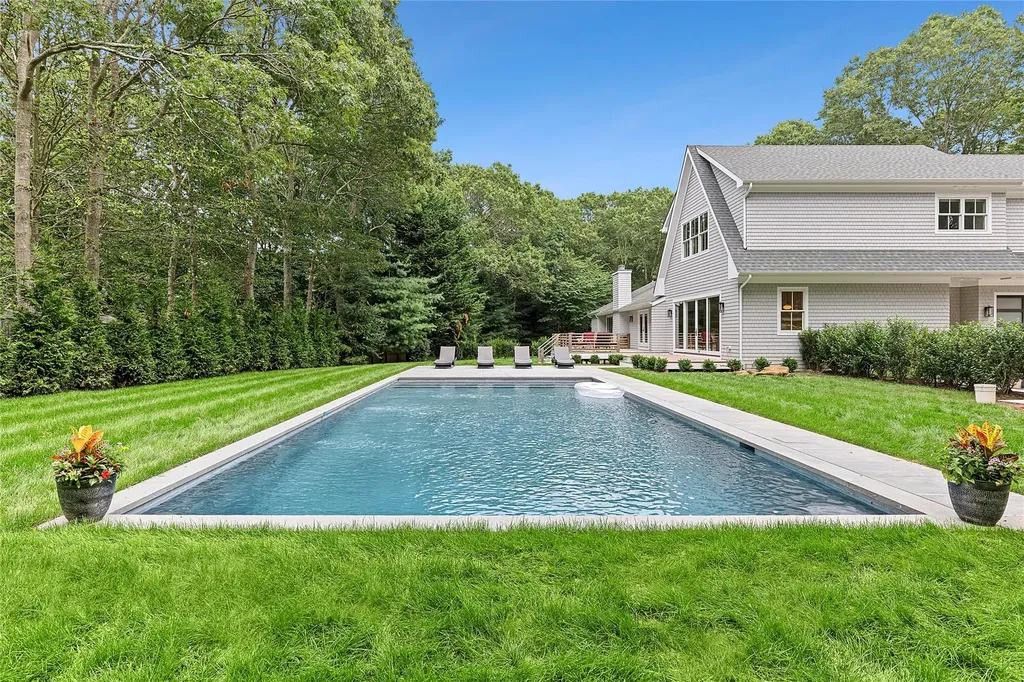 2 Herrick Lane Southampton NY 11968