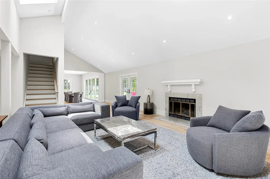 2 Herrick Lane Southampton NY 11968