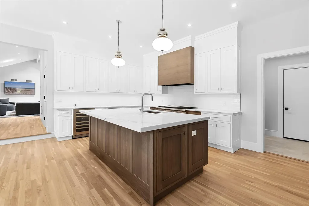 2 Herrick Lane Southampton NY 11968