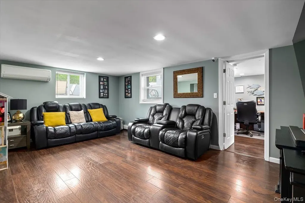 154 Mac Arthur Boulevard Hauppauge NY 11788