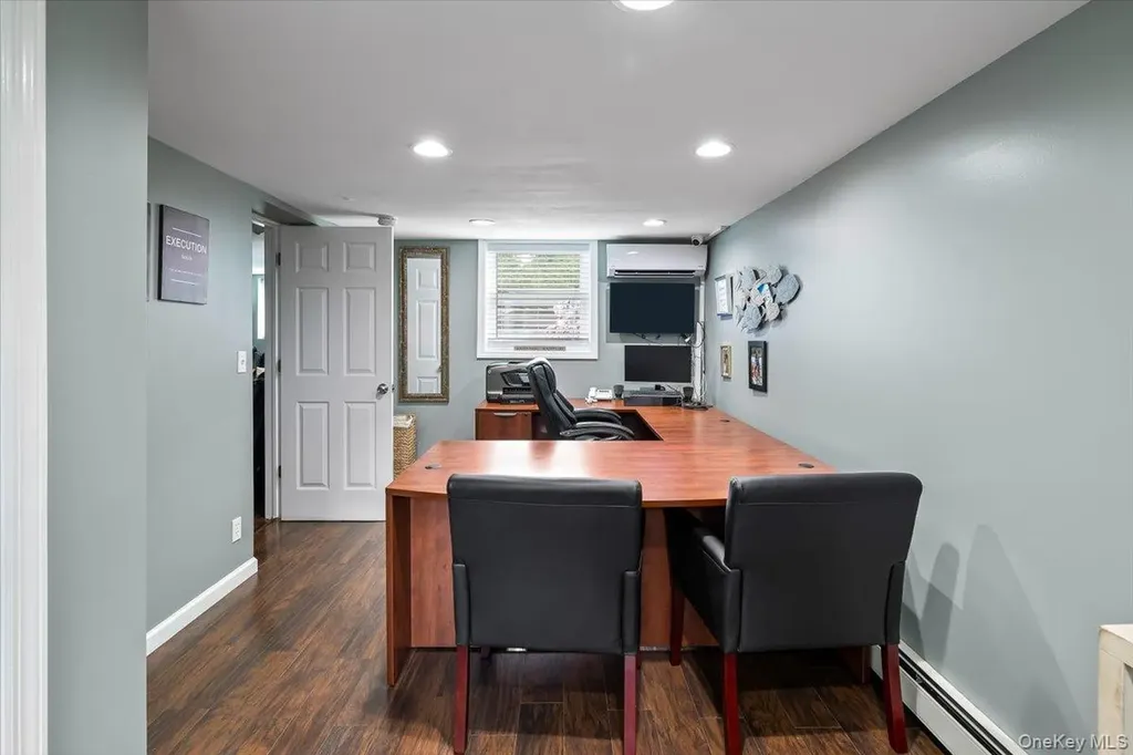 154 Mac Arthur Boulevard Hauppauge NY 11788