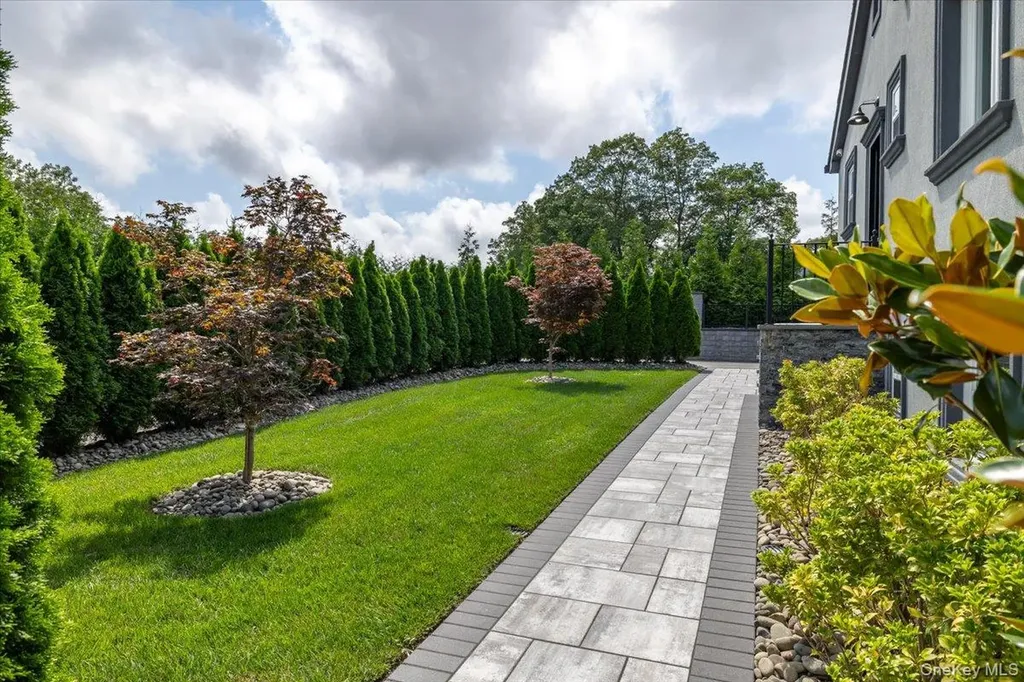 154 Mac Arthur Boulevard Hauppauge NY 11788