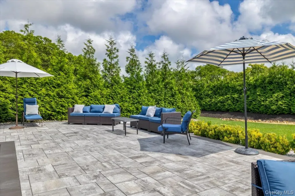 154 Mac Arthur Boulevard Hauppauge NY 11788